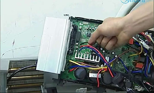 广宁美的空调电话是多少