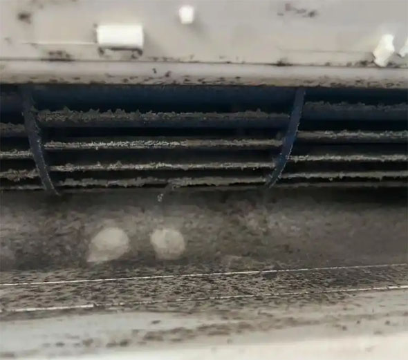 广宁空调吹的风有股烧焦味是怎么回事